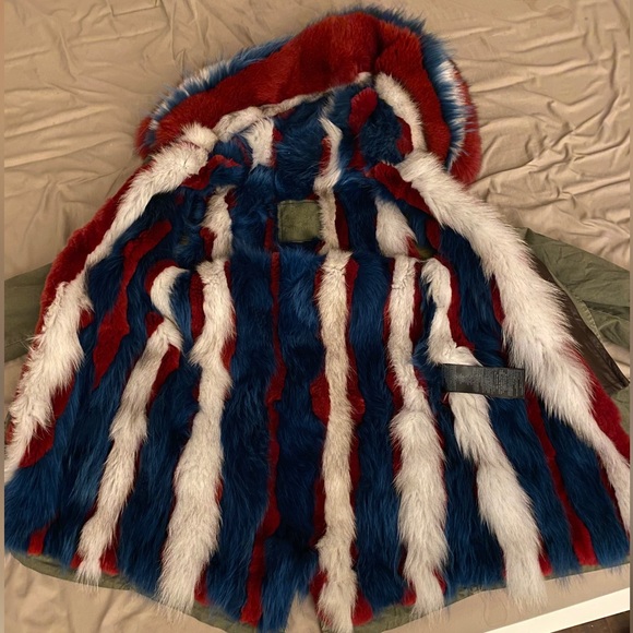 Luxury Parka Mr & Mrs Italy- Prestine & Unworn - Picture 3 of 3